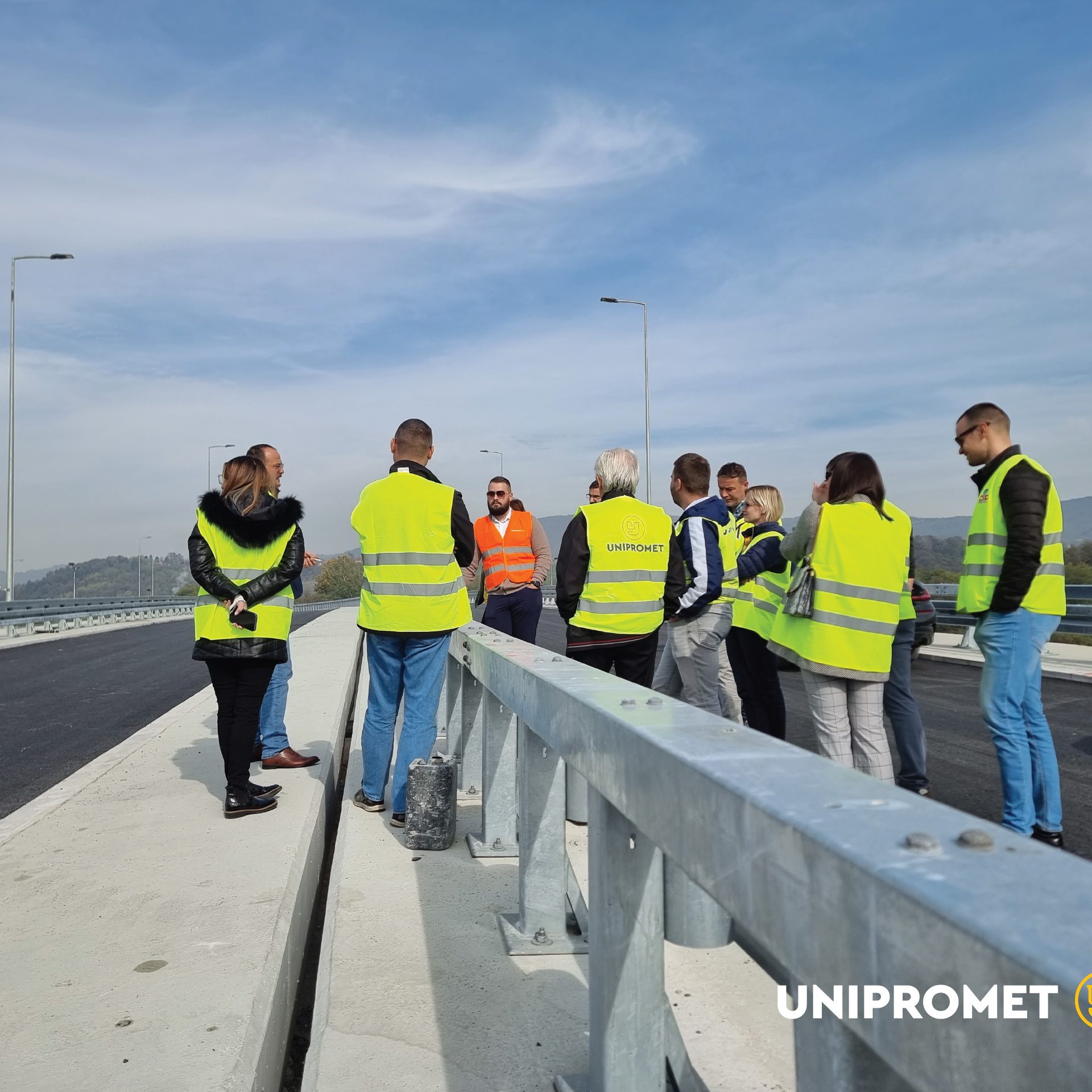 Poseta projektanata Saobraćajnog instituta CIP i inženjera Adomne teren; Visit from the CIP Traffic Institute and engineers from Adomne