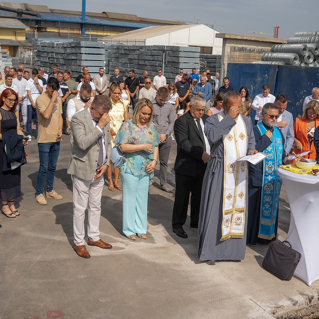 „Unipromet“ obeležila 35 - postavljanje temelja nova hala